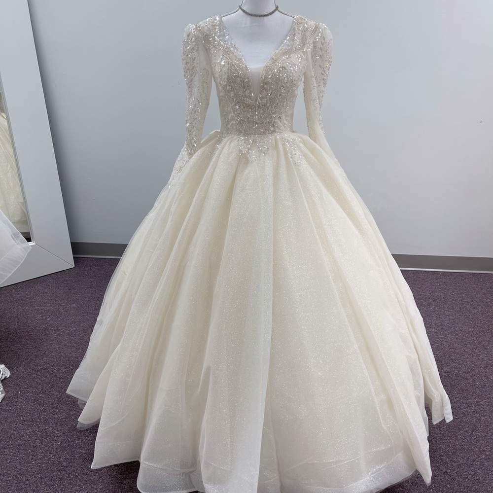 Size2-4 Luxury beading long sleeve vintage royal ballgown wedding dress